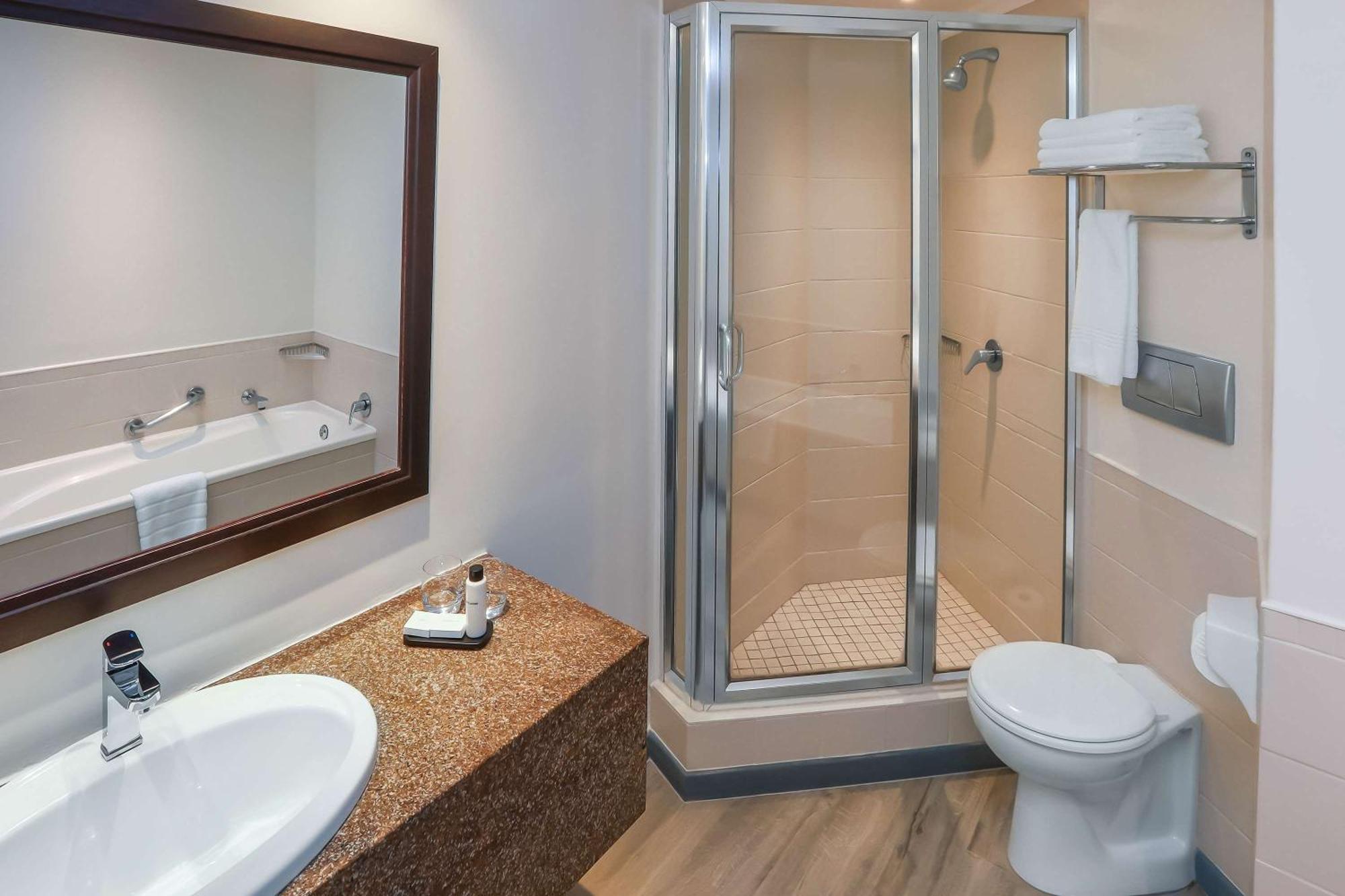 Hotel Garden Court East London Esterno foto