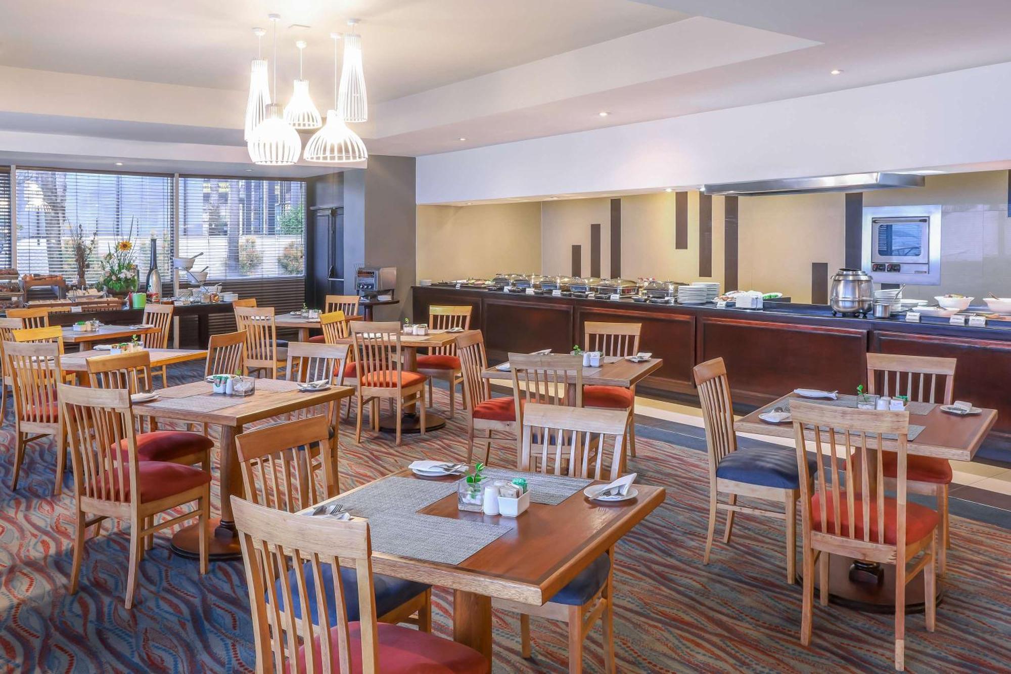 Hotel Garden Court East London Esterno foto
